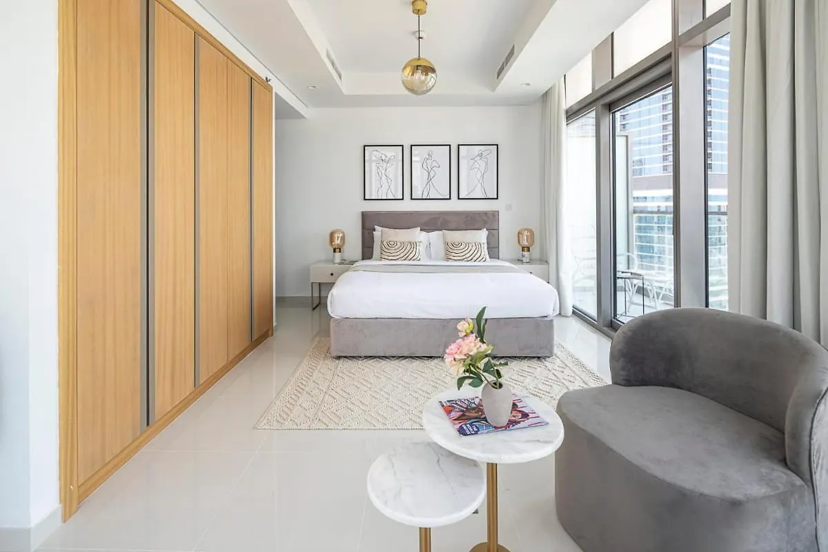 Frank Porter - Paramount Midtown Apartment Dubai