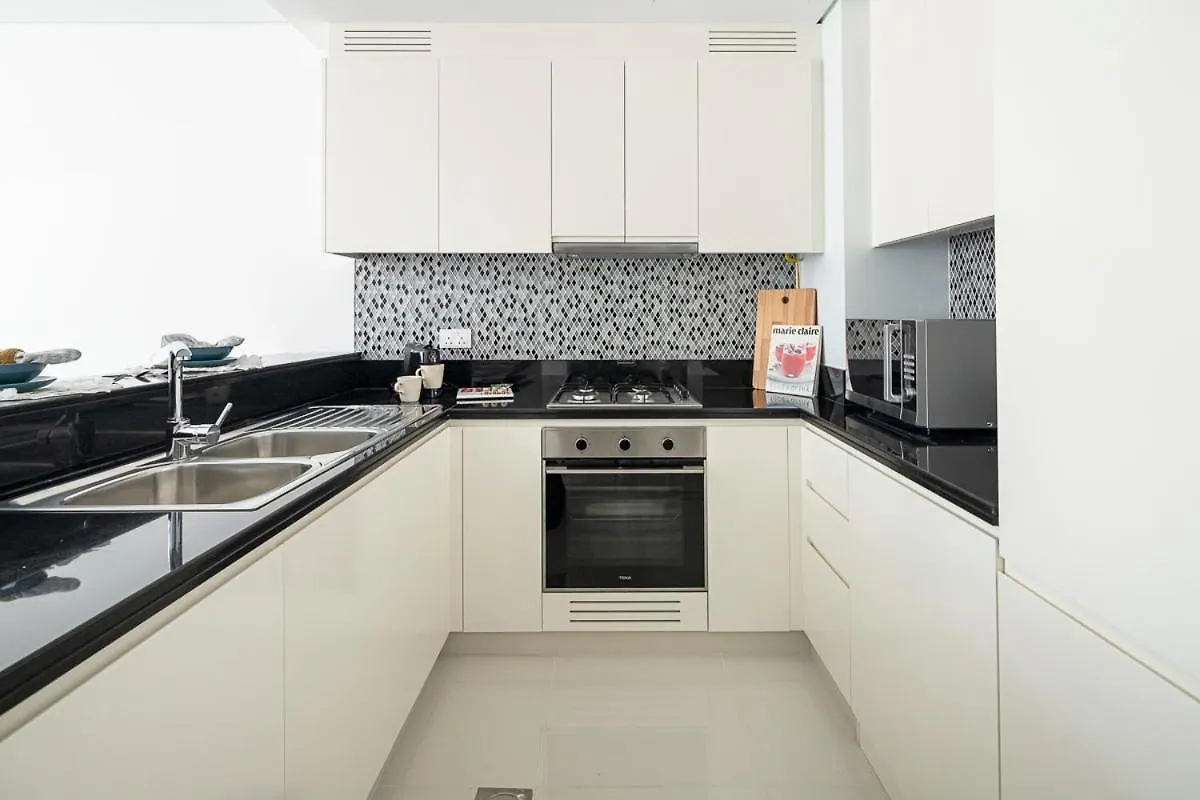 Frank Porter - Paramount Midtown Apartment Dubai United Arab Emirates