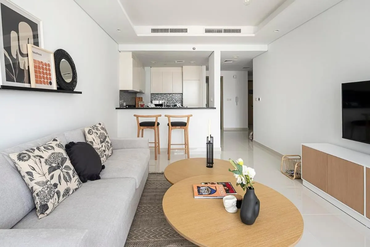 Frank Porter - Paramount Midtown Apartment Dubai United Arab Emirates