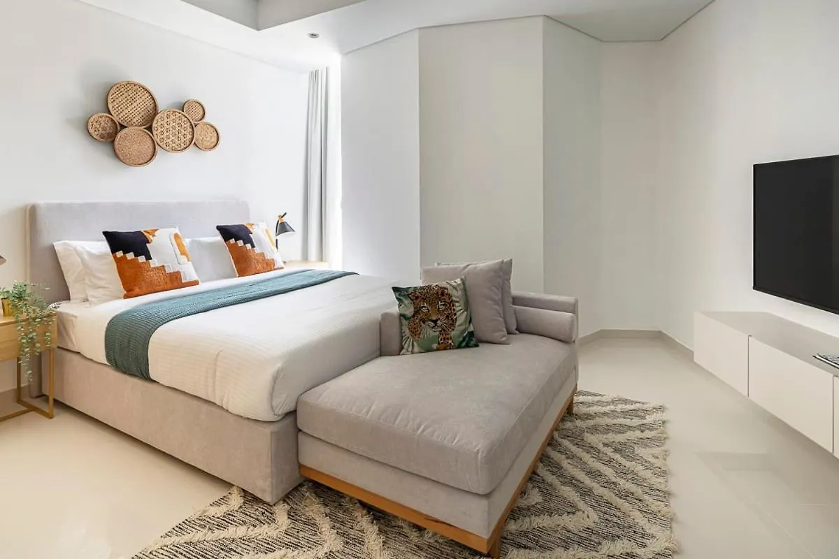 Frank Porter - Paramount Midtown Apartment Dubai